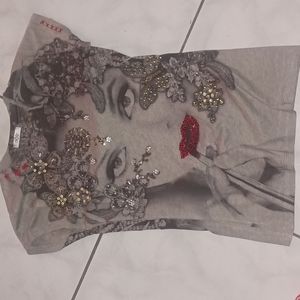 Cach'e face bling t-shirt size small